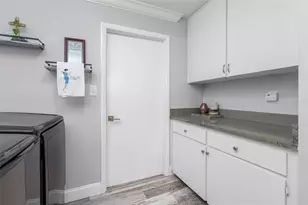 7992 Bayshore Dr, Seminole, FL 33776 - Photo 22