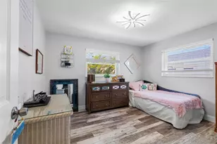 7992 Bayshore Dr, Seminole, FL 33776 - Photo 20
