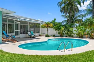 7992 Bayshore Dr, Seminole, FL 33776 - Photo 42