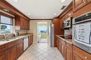 1963 Edgewater Dr, Clearwater, FL 33755 - Photo 32