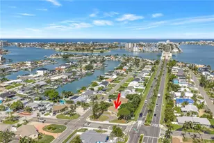 7901 Causeway Blvd S, Saint Petersburg, FL 33707 - Photo 1