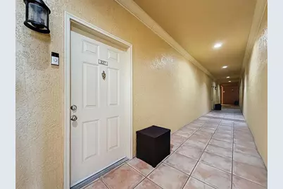 4323 Bayside Village Drive #227, Tampa, FL 33615 - Photo 6