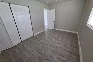 38300 Henry Dr, Zephyrhills, FL 33542 - Photo 16