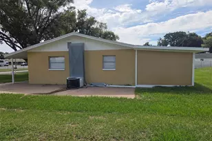 38300 Henry Dr, Zephyrhills, FL 33542 - Photo 4