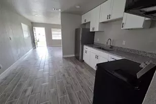 38300 Henry Dr, Zephyrhills, FL 33542 - Photo 10
