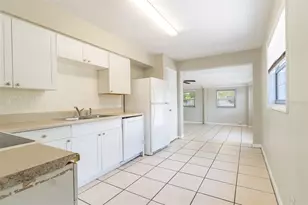 6001 Crestridge Rd, Tampa, FL 33634 - Photo 24