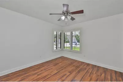 14651 Village Glen Circle, Tampa, FL 33618 - Photo 34