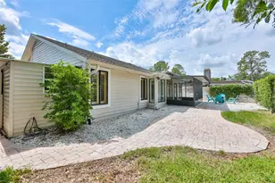14651 Village Glen Cir, Tampa, FL 33618 - Photo 6