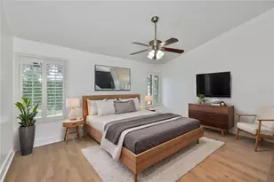 14651 Village Glen Cir, Tampa, FL 33618 - Photo 4