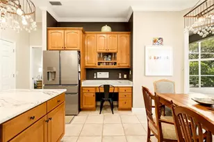 1246 Darlington Oak Cir NE, Saint Petersburg, FL 33703 - Photo 12