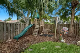 1246 Darlington Oak Cir NE, Saint Petersburg, FL 33703 - Photo 48