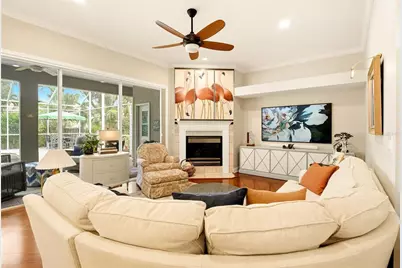 1246 Darlington Oak Circle NE, Saint Petersburg, FL 33703 - Photo 16