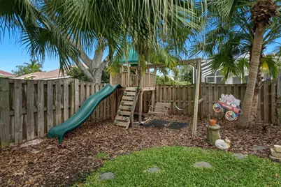 1246 Darlington Oak Circle NE, Saint Petersburg, FL 33703 - Photo 68