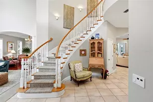 1246 Darlington Oak Cir NE, Saint Petersburg, FL 33703 - Photo 2