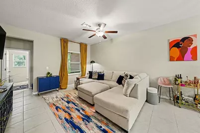 4524 Tuscan Loon Drive, Tampa, FL 33619 - Photo 2
