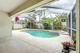 2003 Berry Lake Dr, Brandon, FL 33510 - Photo 4