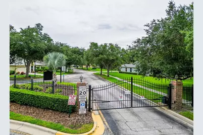 2003 Berry Lake Drive, Brandon, FL 33510 - Photo 10