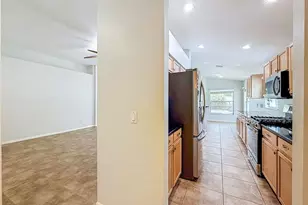 2003 Berry Lake Dr, Brandon, FL 33510 - Photo 20
