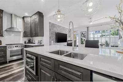 313 Inner Harbour Circle, Tampa, FL 33602 - Photo 8
