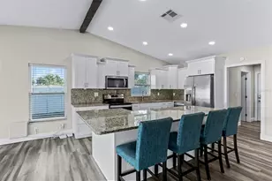3276 Fox Hill Dr, Clearwater, FL 33761 - Photo 10