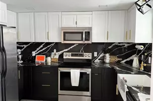 10114 Briarwick Ct, Tampa, FL 33615 - Photo 12