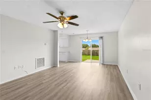 929 Sandywood Dr, Brandon, FL 33510 - Photo 14