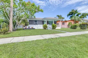 2325 Highland St S, Saint Petersburg, FL 33705 - Photo 2
