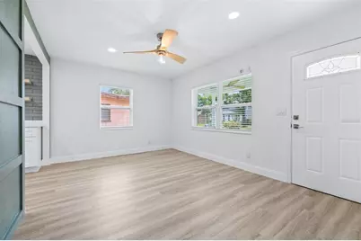 2325 Highland Street S, Saint Petersburg, FL 33705 - Photo 8