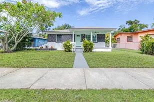 2325 Highland St S, Saint Petersburg, FL 33705 - Photo 4