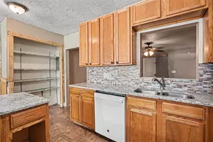 521 Green Cir, Fort Meade, FL 33841 - Photo 6