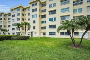 4650 Cove Cir, Saint Petersburg, FL 33708 - Photo 28
