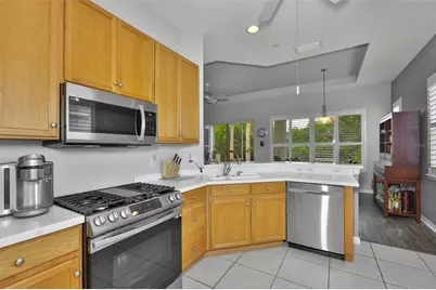 1050 Regal Manor Way, Sun City Center, FL 33573 - Photo 10