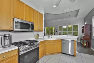 1050 Regal Manor Way, Sun City Center, FL 33573 - Photo 10