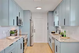 7454 Locust St NE, Saint Petersburg, FL 33702 - Photo 12