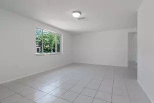 7908 Rusty Oak Dr, New Port Richey, FL 34653 - Photo 6