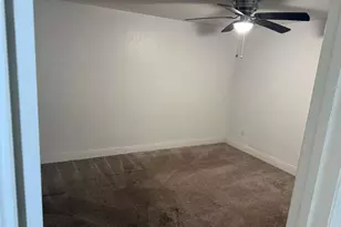 8518 Woodlake Dr, Tampa, FL 33615 - Photo 16