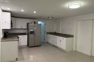 8518 Woodlake Dr, Tampa, FL 33615 - Photo 10