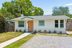 314 Maryland Ave, Crystal Beach, FL 34681 - Photo 2