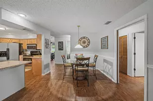 3916 Broomsedge Ln, Valrico, FL 33596 - Photo 14