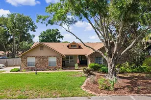 3916 Broomsedge Ln, Valrico, FL 33596 - Photo 2