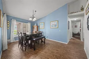 3916 Broomsedge Ln, Valrico, FL 33596 - Photo 8
