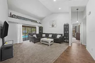 3916 Broomsedge Ln, Valrico, FL 33596 - Photo 6