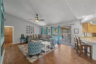 3916 Broomsedge Ln, Valrico, FL 33596 - Photo 12