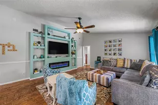 3916 Broomsedge Ln, Valrico, FL 33596 - Photo 12