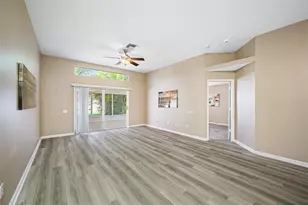 12915 Early Run Ln, Riverview, FL 33578 - Photo 6