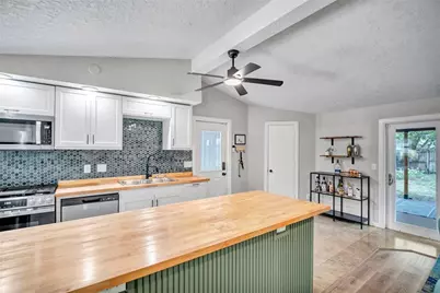 10708 N Ojus Drive, Tampa, FL 33617 - Photo 8