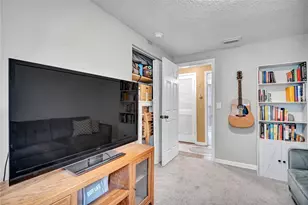 10708 N Ojus Dr, Tampa, FL 33617 - Photo 18