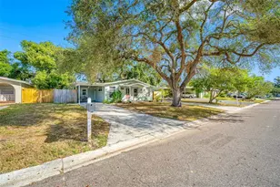 616 Dogwood Ct, Dunedin, FL 34698 - Photo 2