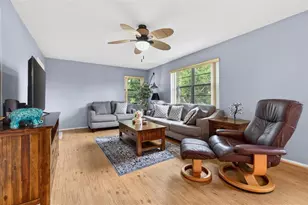 5975 Terrace Park Dr N, Saint Petersburg, FL 33709 - Photo 4