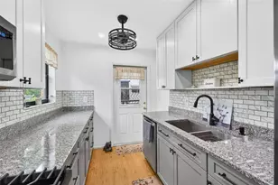 5975 Terrace Park Dr N, Saint Petersburg, FL 33709 - Photo 8